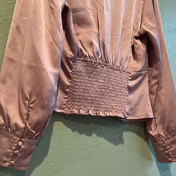 Abercrombie & Fitch NWT Satin Champagne Top- Large - Picture 8 of 10